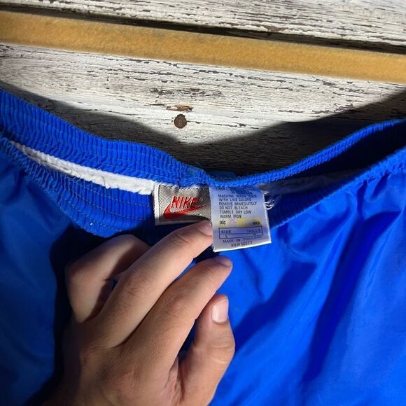 Vintage 90s Blue Nike Shorts - Picture 4 of 7